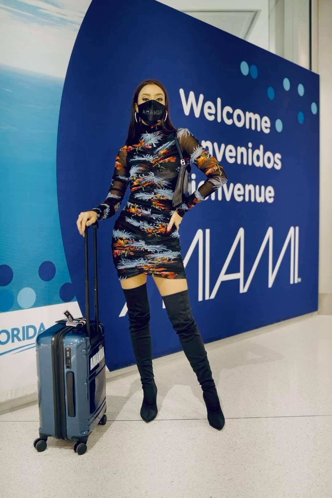 Là một trong những thí sinh được đánh giá là 'sáng giá' tại cuộc thi năm nay nên Amanda Obdam được các nhà tài trợ trong nước hết sức săn đón và hỗ trợ cho cô trong quá trình di chuyển sang Mỹ để dự thi Miss Universe 2020.