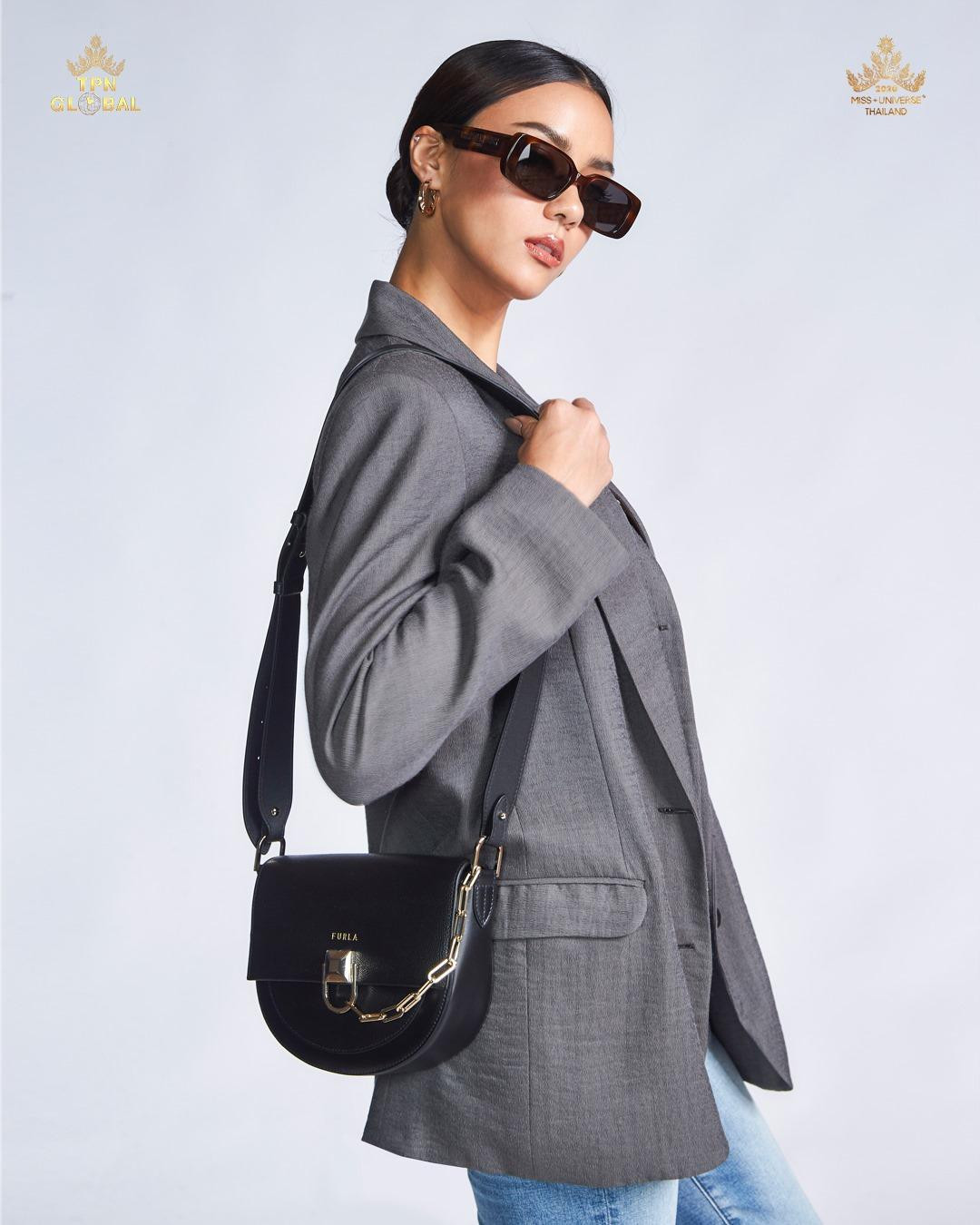 Người đẹp đã thực sự biến sân chơi Miss Universe 2020 thành 'sàn diễn thời trang' với những bộ trang phục cực kỳ sành điệu và gợi cảm của mình.