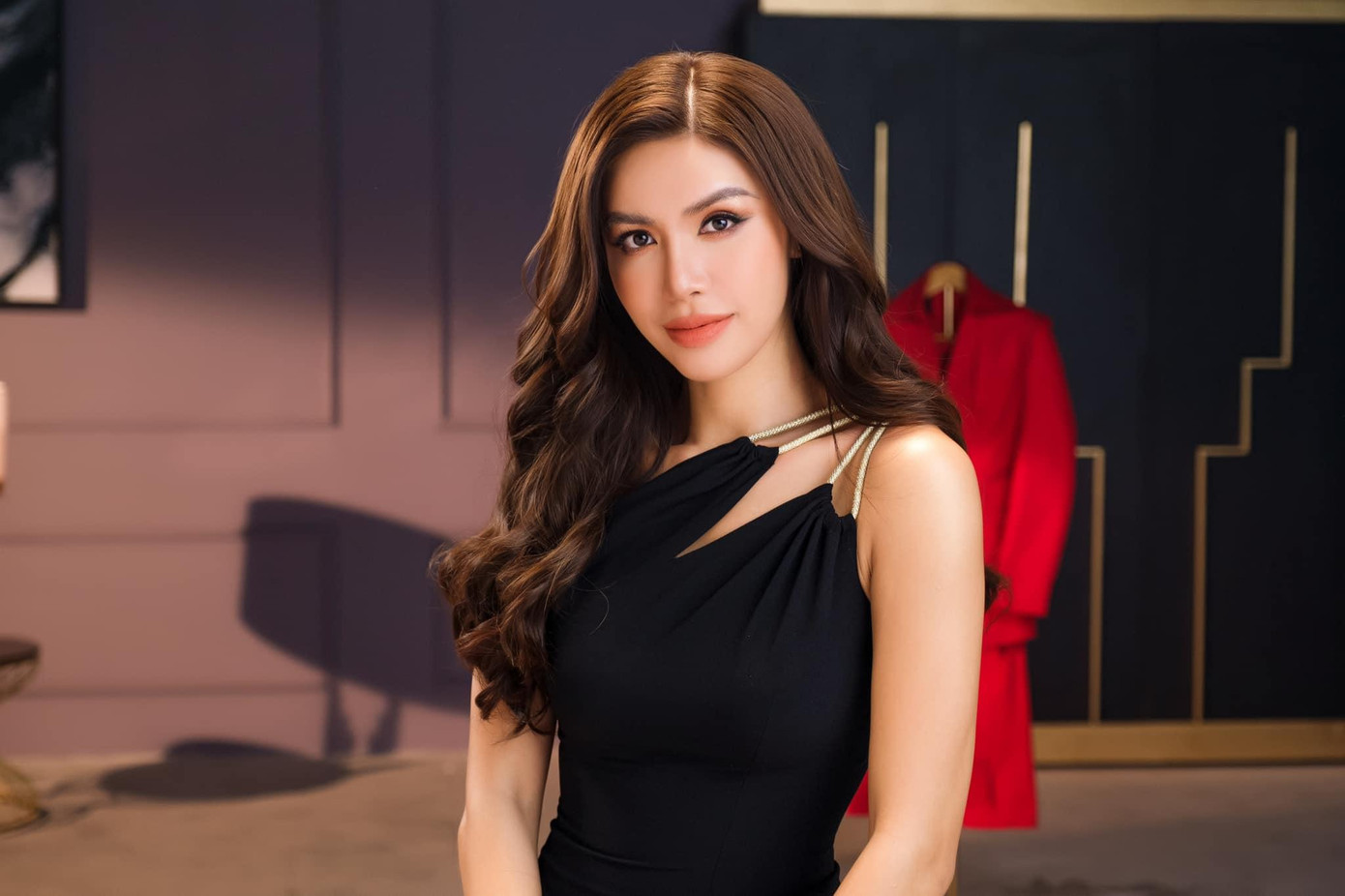 Hoa hậu Siêu quốc gia Việt Nam 2018 cuốn hút khán giả bởi nhan sắc ngày càng xinh đẹp và quyến rũ.