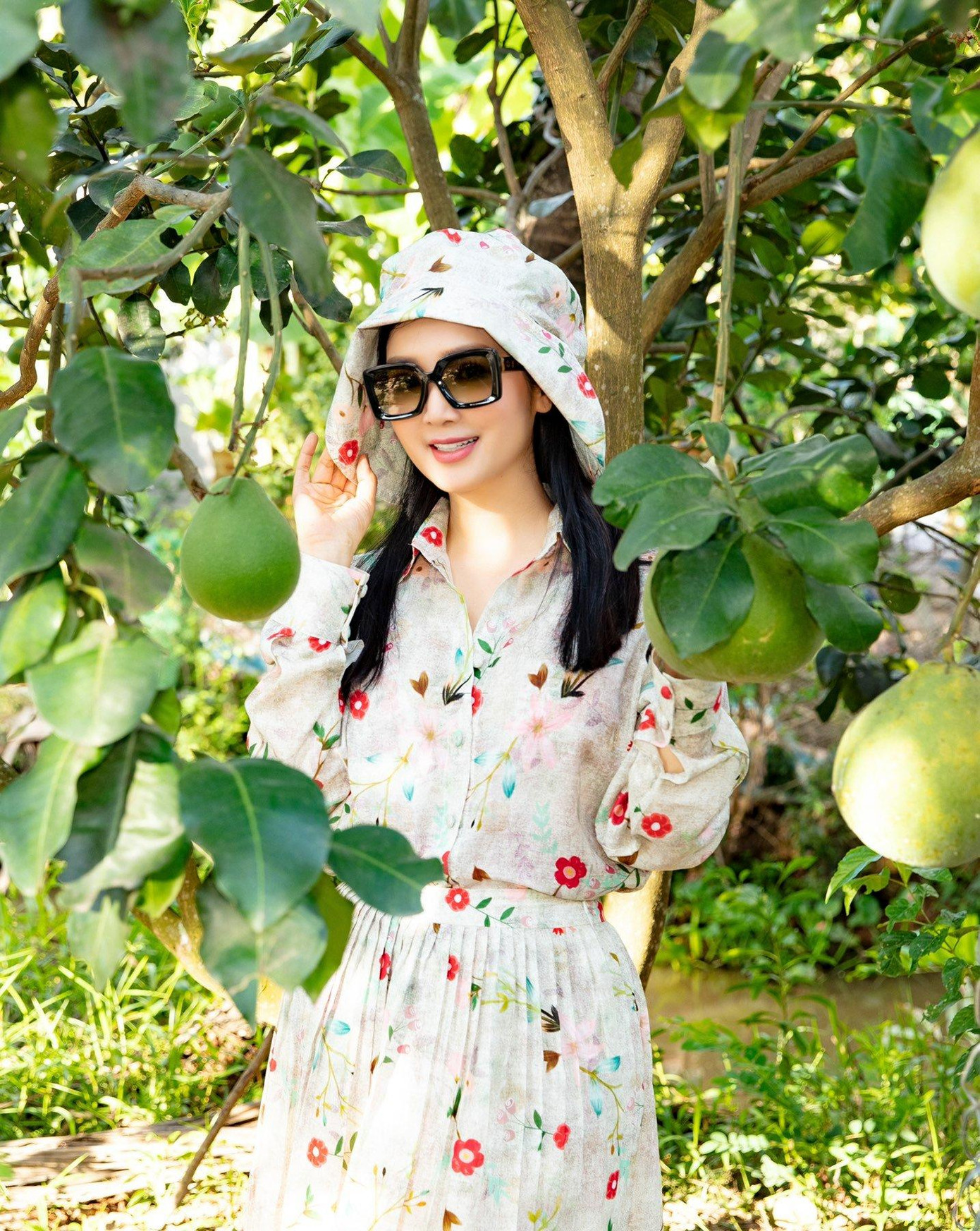 Hoa hậu Giáng My tận hưởng không khí hòa mình vào thiên nhiên giản dị.