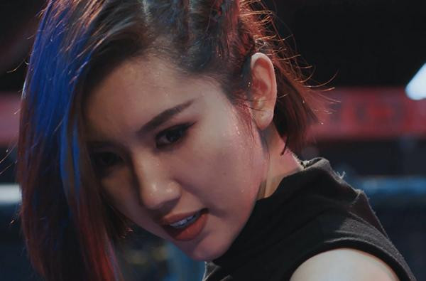 Năm 2020, Thúy Ngân tiếp tục gây ấn tượng với vai diễn trong phim "Hải đường trong gió". Thúy Ngân từng chia sẻ để lột tả được một cách tốt nhất nhân vật Hải Đường, nữ diễn viên phải giảm cân, không ngừng luyện tập tăng cường sức khỏe, tự mình sắm sửa quần áo cho nhân vật, thậm chí là gặp không ít tai nạn nghề nghiệp đến mức phải nhập viện trong lúc quay phim.