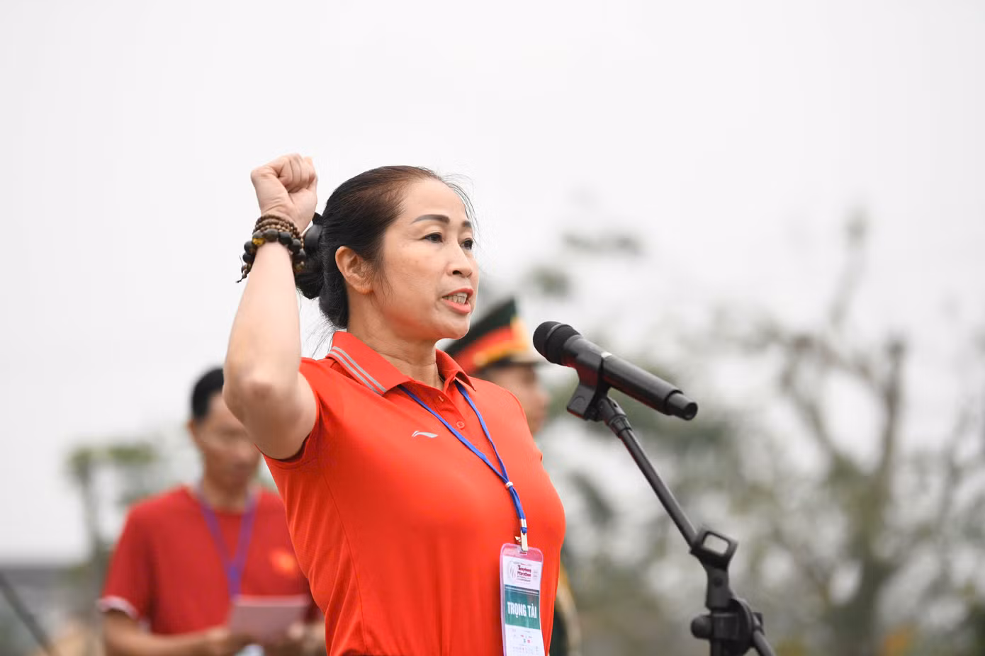 Bà Nguyễn Thị Thu Hằng – Trọng tài cấp quốc gia, xin hứa thực hiện nhiệm vụ với thái độ khách quan, vô tư, tôn trọng các quy định, quy chế của giải với tinh thần thể thao chân chính và cao thượng.