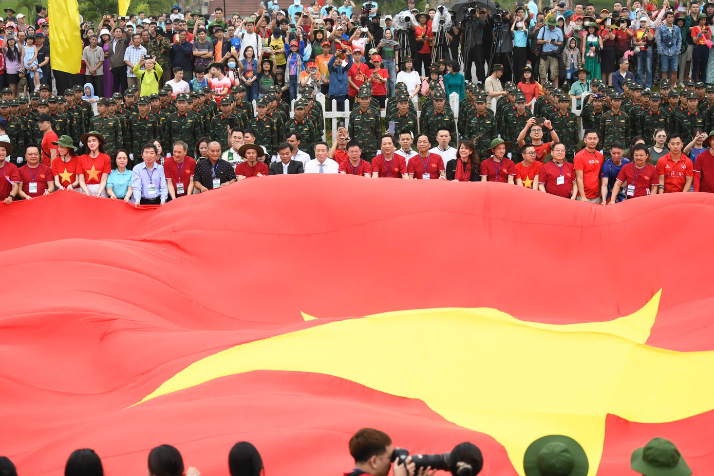 Lễ Thượng cờ Tổ quốc bên Đôi bờ Hiền Lương - Bến Hải ảnh 43