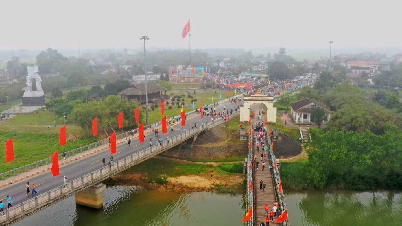 Lễ Thượng cờ Tổ quốc bên Đôi bờ Hiền Lương - Bến Hải ảnh 45