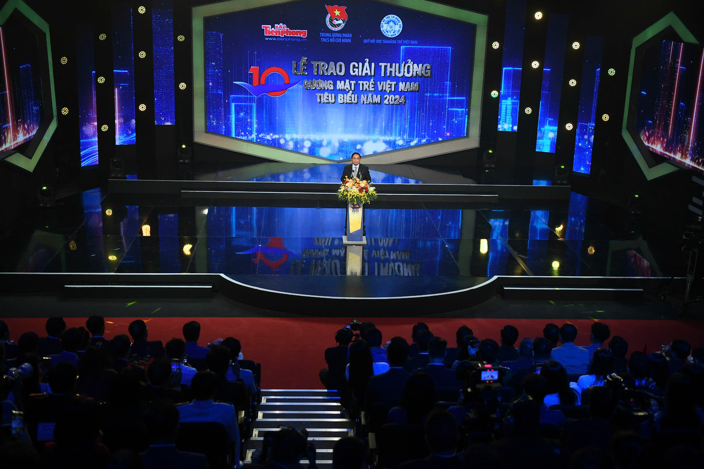Thủ tướng Chính phủ Phạm Minh Chính phát biểu tại lễ trao giải thưởng Gương mặt trẻ Việt Nam tiêu biểu năm 2024. Thủ tướng Chính phủ Phạm Minh Chính phát biểu tại lễ trao giải thưởng Gương mặt trẻ Việt Nam tiêu biểu năm 2024.