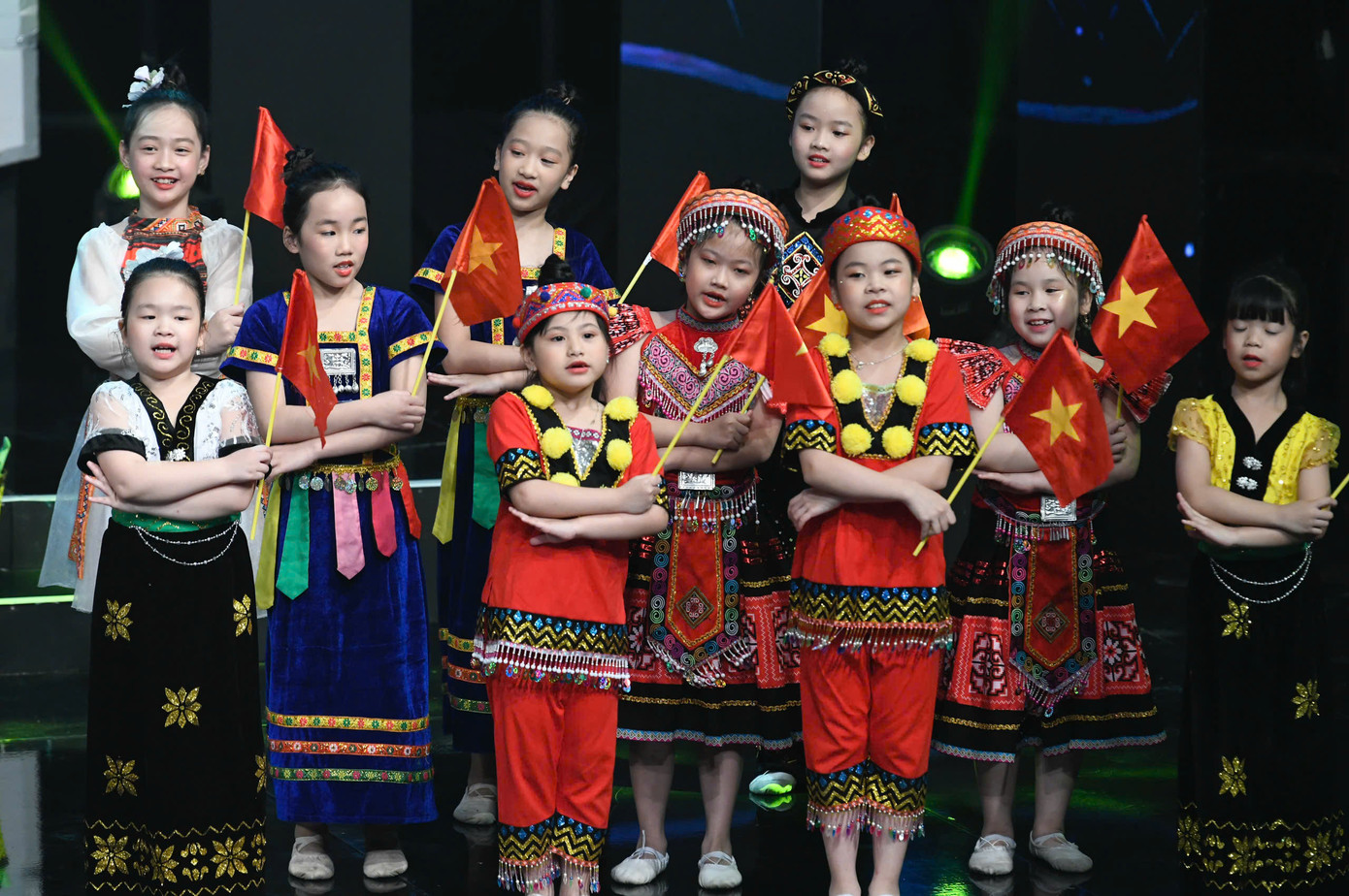 Giải thưởng Gương mặt trẻ Việt Nam tiêu biểu: Tô thắm thêm lịch sử văn hiến, hào hùng của dân tộc ảnh 24 Giải thưởng Gương mặt trẻ Việt Nam tiêu biểu: Tô thắm thêm lịch sử văn hiến, hào hùng của dân tộc ảnh 24