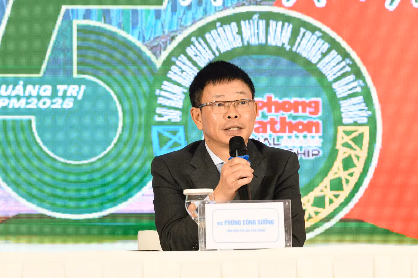 Nhà báo Phùng Công Sưởng - Tổng Biên tập báo Tiền Phong, đồng Trưởng Ban tổ chức Giải Vô địch Quốc gia Marathon và cự ly dài báo Tiền Phong lần thứ 66 - năm 2025.
