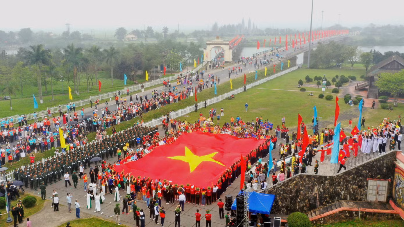 Lễ Thượng cờ Tổ quốc bên Đôi bờ Hiền Lương - Bến Hải ảnh 40
