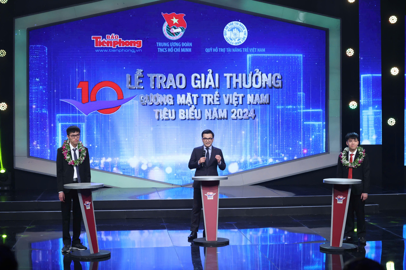 Giải thưởng Gương mặt trẻ Việt Nam tiêu biểu: Tô thắm thêm lịch sử văn hiến, hào hùng của dân tộc ảnh 17 Giải thưởng Gương mặt trẻ Việt Nam tiêu biểu: Tô thắm thêm lịch sử văn hiến, hào hùng của dân tộc ảnh 17