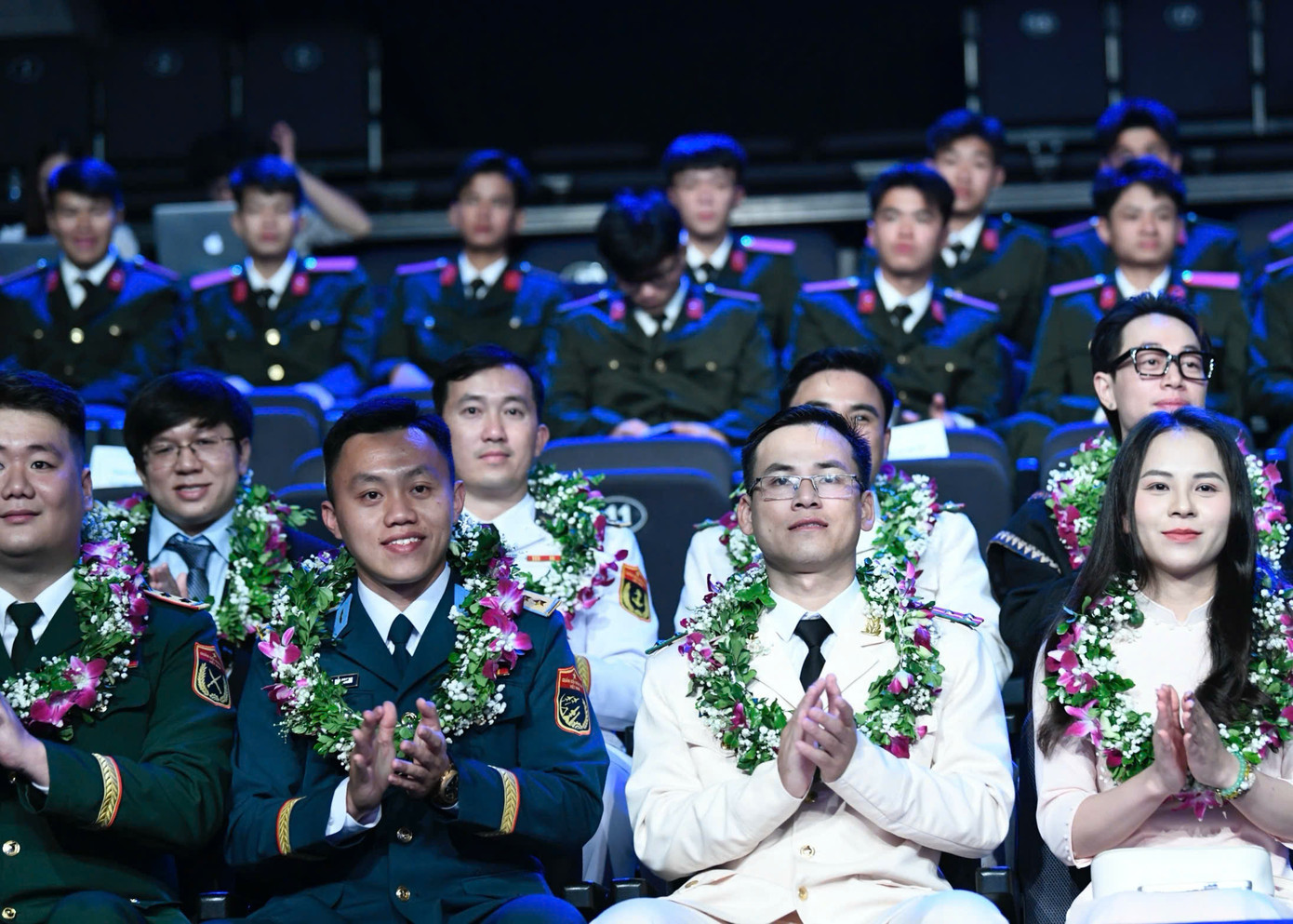 Các Gương mặt trẻ Việt Nam tiêu biểu và triển vọng năm 2024 tại trường quay S14, Đài Truyền hình Việt Nam. Các Gương mặt trẻ Việt Nam tiêu biểu và triển vọng năm 2024 tại trường quay S14, Đài Truyền hình Việt Nam.