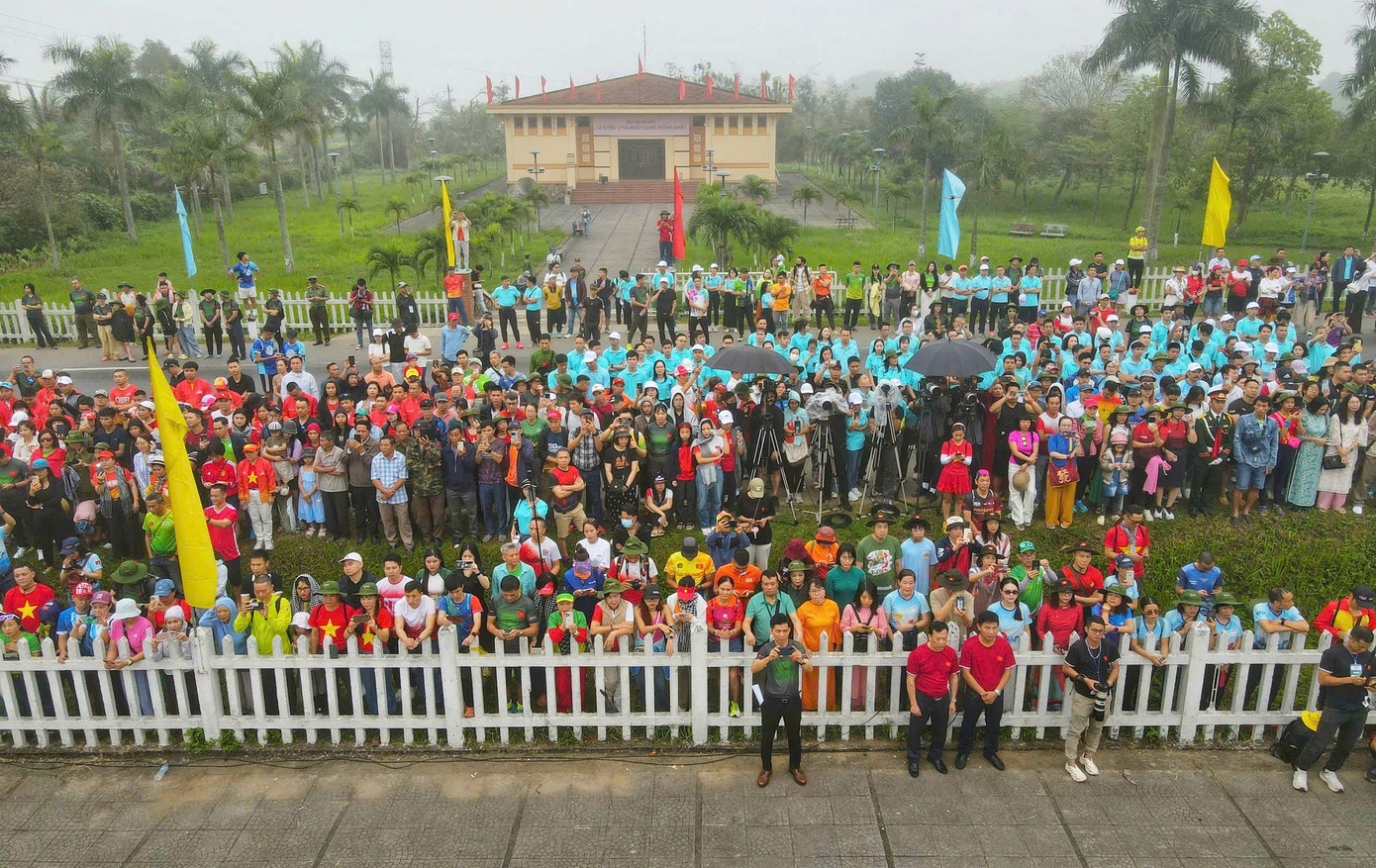 Lễ Thượng cờ Tổ quốc bên Đôi bờ Hiền Lương - Bến Hải ảnh 19