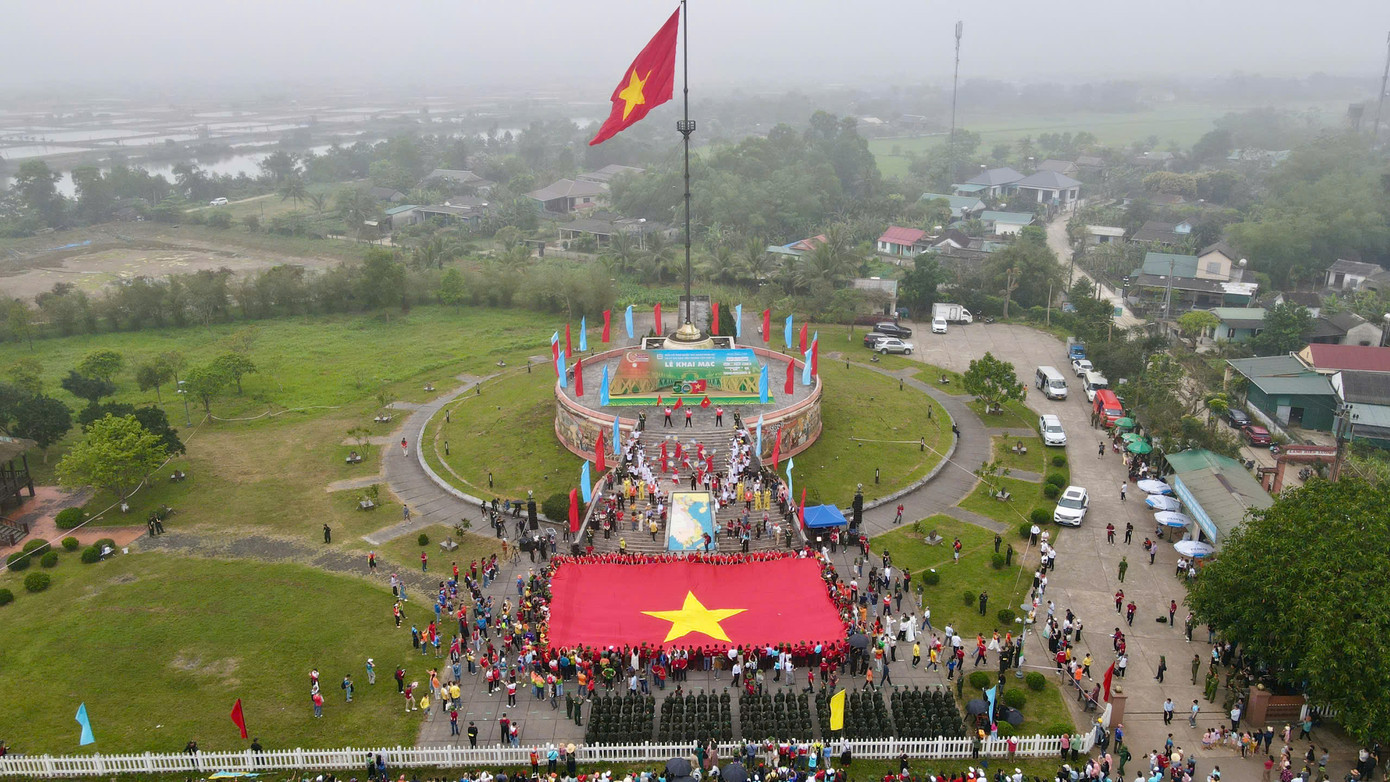 Lễ Thượng cờ Tổ quốc bên Đôi bờ Hiền Lương - Bến Hải ảnh 37