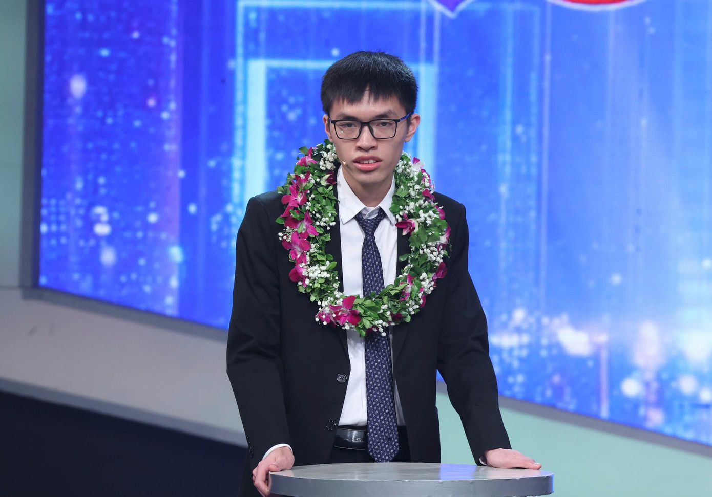 Thân Thế Công. Thân Thế Công.