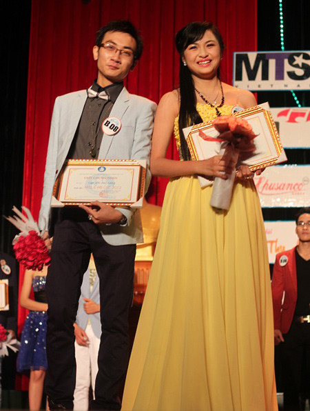 Và cặp đôi Như Nhi - Thiên Nga giành giải tài năng và ứng xử