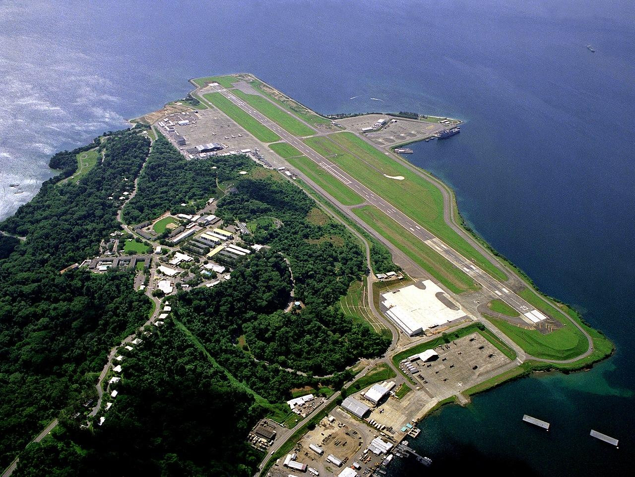 Đường băng của Trạm Hàng không Hải quân Mỹ Cubi Point ở rìa Căn cứ hải quân vịnh Subic ngày 6/2/1988. Ảnh: Wikipedia. Đường băng của Trạm Hàng không Hải quân Mỹ Cubi Point ở rìa Căn cứ hải quân vịnh Subic ngày 6/2/1988. Ảnh: Wikipedia.