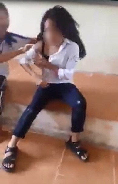 Những vụ học sinh đánh nhau kinh hoàng như phim hành động ảnh 1