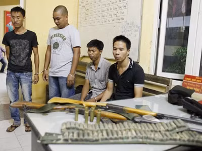 Nhóm thanh niên cùng số sống đạn mang theo trên xe bị thu giữ