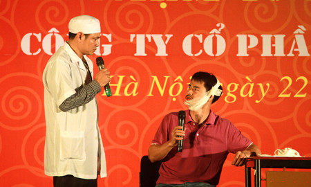 Tiết mục hài của Tự Long - Xuân Bắc.