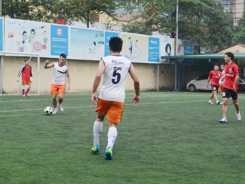 Dù hiệp 2 đội BKAV dồn lên tấn công nhưng không thể xuyên thủng được hàng phòng thủ của Mobifone và đã không có bàn thắng nào được ghi cho BKAV