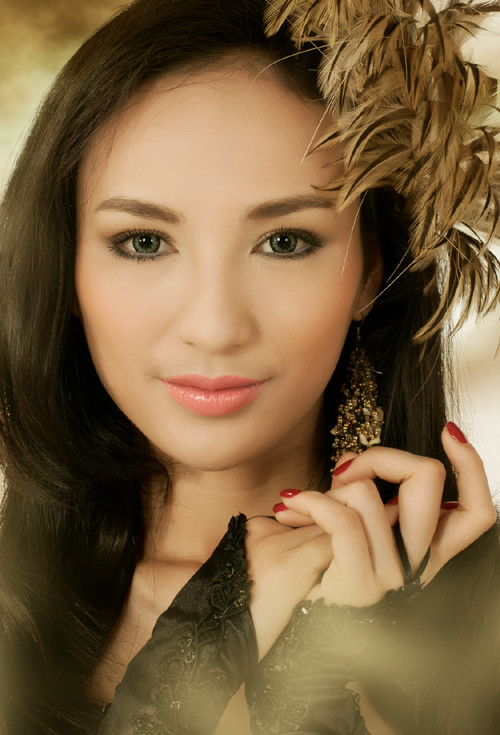 Cận cảnh khuôn mặt khả ái của Hoa hậu du lịch VN 2008 Ngọc Diễm