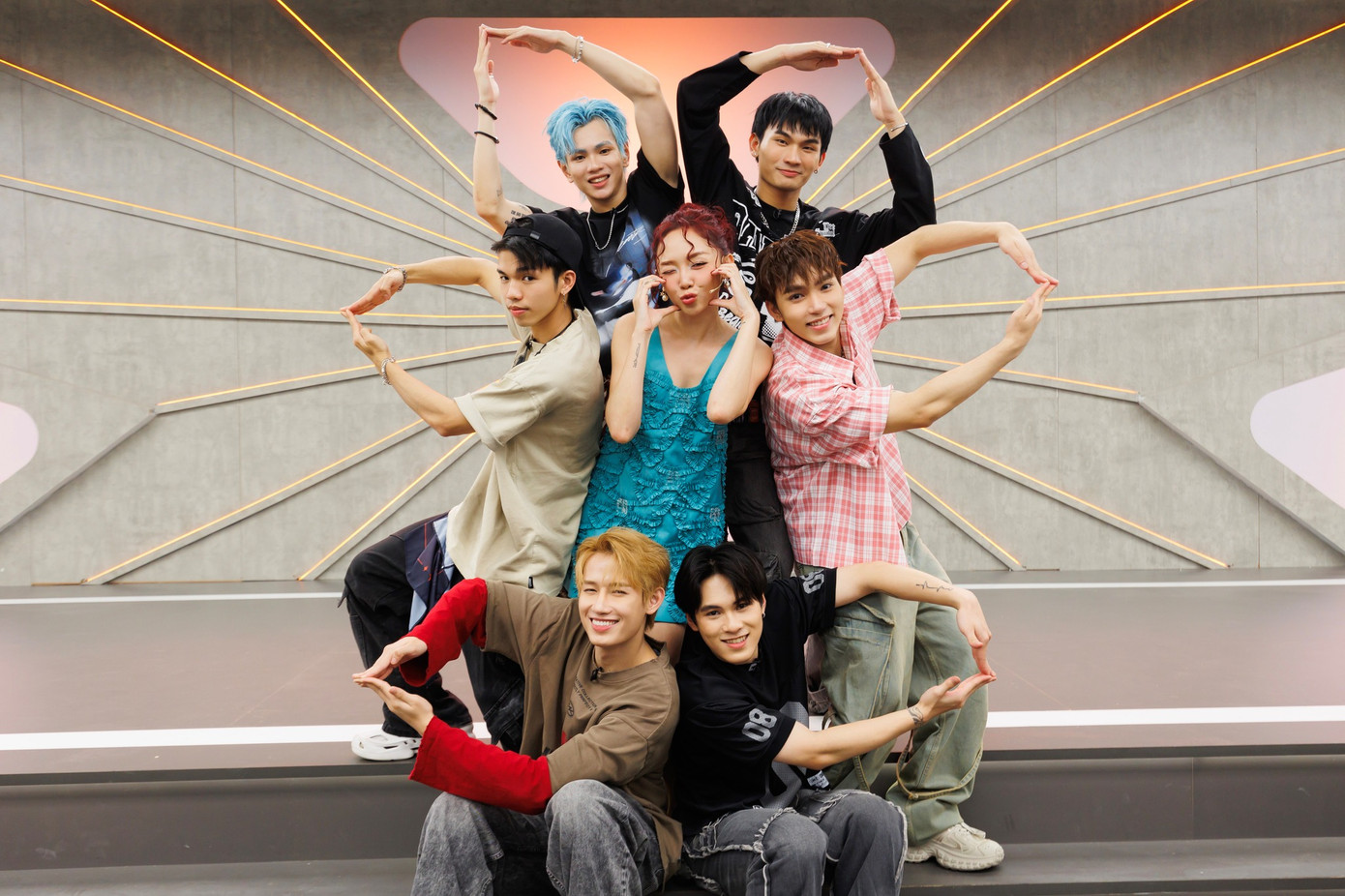 Đội NSX Tóc Tiên - The Burn. Ảnh: BTC. Đội NSX Tóc Tiên - The Burn. Ảnh: BTC.