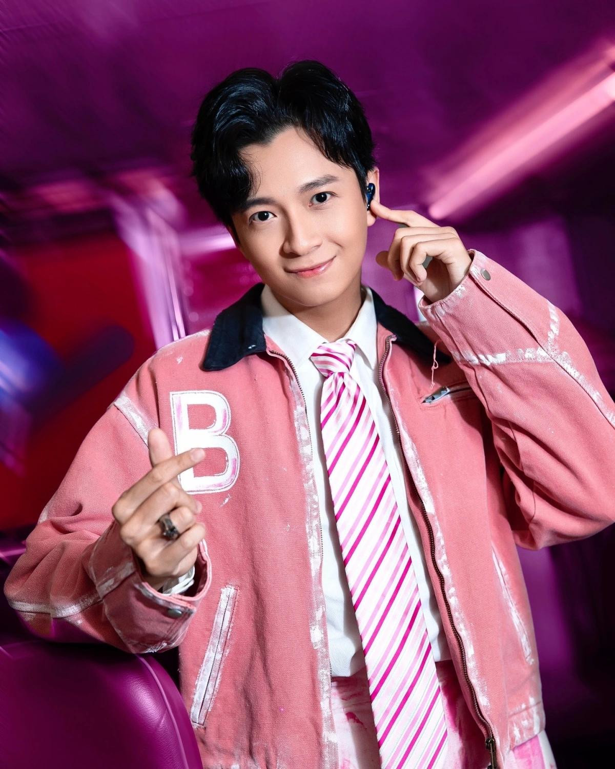 Với kinh nghiệm dày dặn, nam nghệ sĩ hứa hẹn mang đến màu sắc giải trí cho mùa mới.