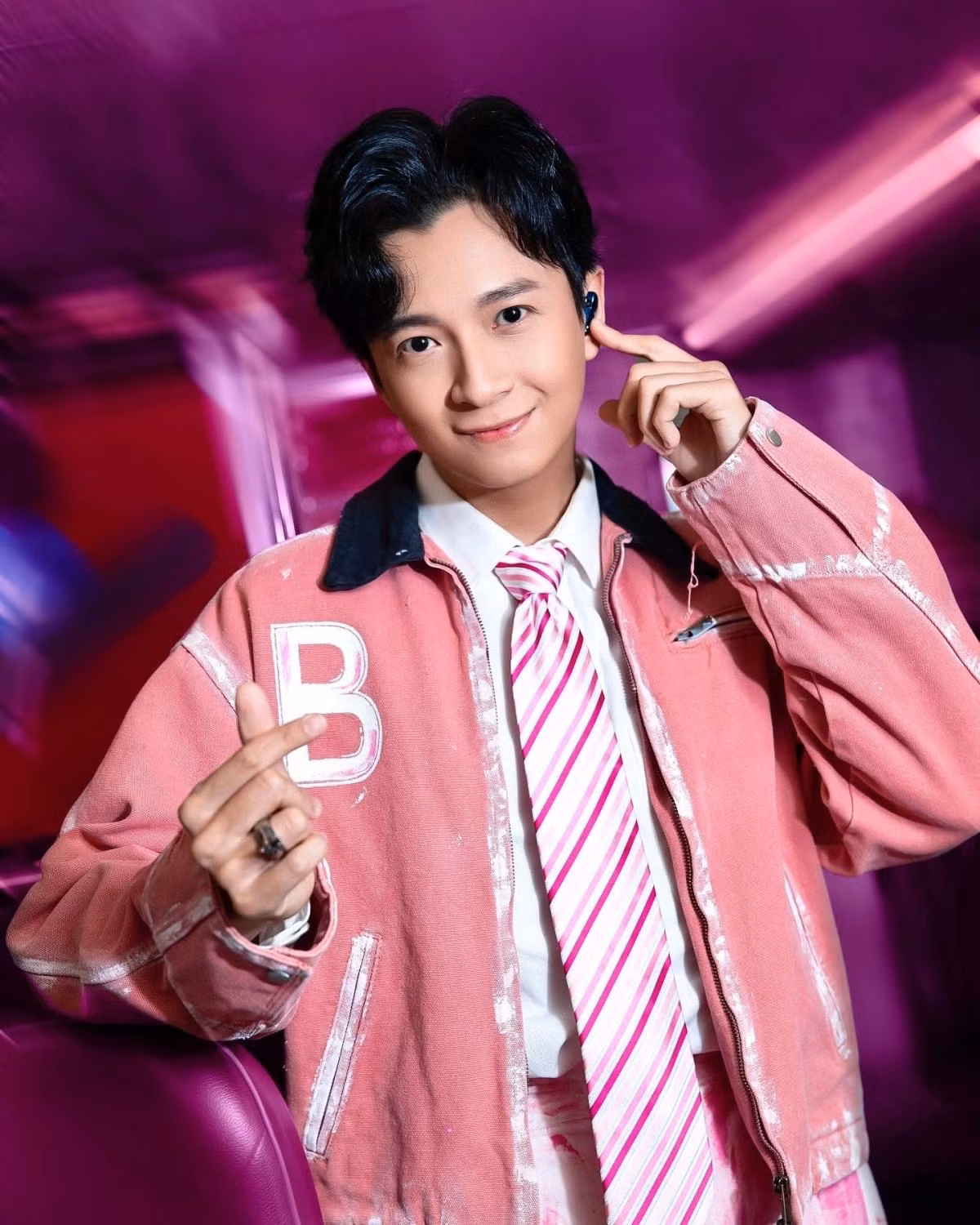 Với kinh nghiệm dày dặn, nam nghệ sĩ hứa hẹn mang đến màu sắc giải trí cho mùa mới.