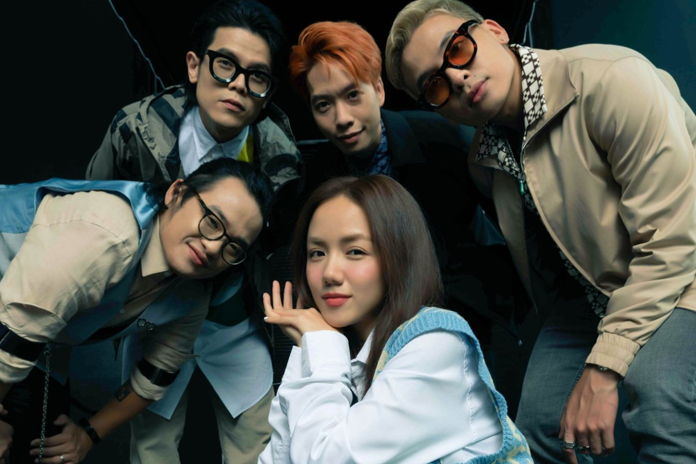 "Em xinh" Phương Ly khiến 4 thành viên Da LAB "đổ gục" trong MV Chạy Khỏi Thế Giới Này. "Em xinh" Phương Ly khiến 4 thành viên Da LAB "đổ gục" trong MV Chạy Khỏi Thế Giới Này.