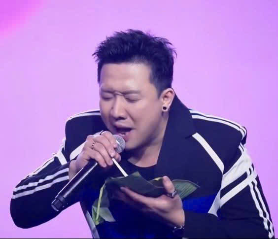 Khoảnh khắc “xôi chua” đã lập tức viral, trở thành một trong những điểm nhấn đáng nhớ nhất của Live Stage 1.