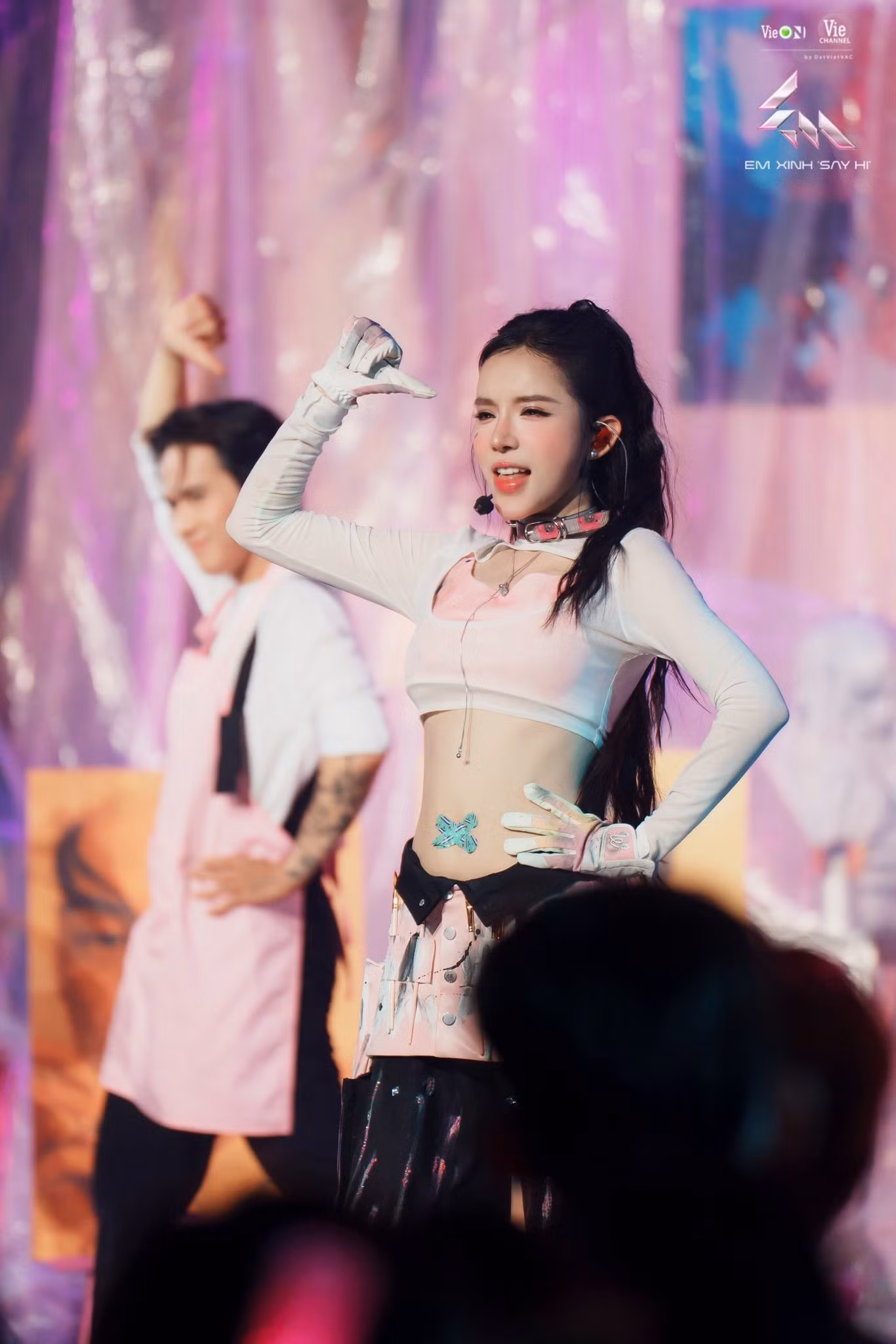 Thế nhưng, từng ấy vẫn là chưa đủ để vượt qua “cái bóng kỳ vọng” mà khán giả và chính cô đặt ra từ đầu mùa.