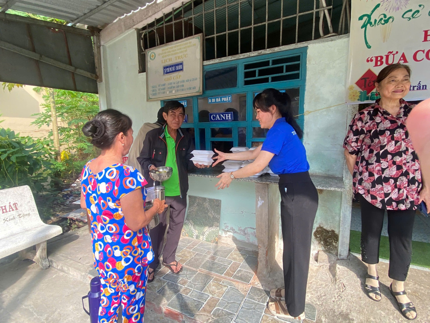 Ảnh: Đoàn Thị Trấn Long Hồ Ảnh: Đoàn Thị Trấn Long Hồ