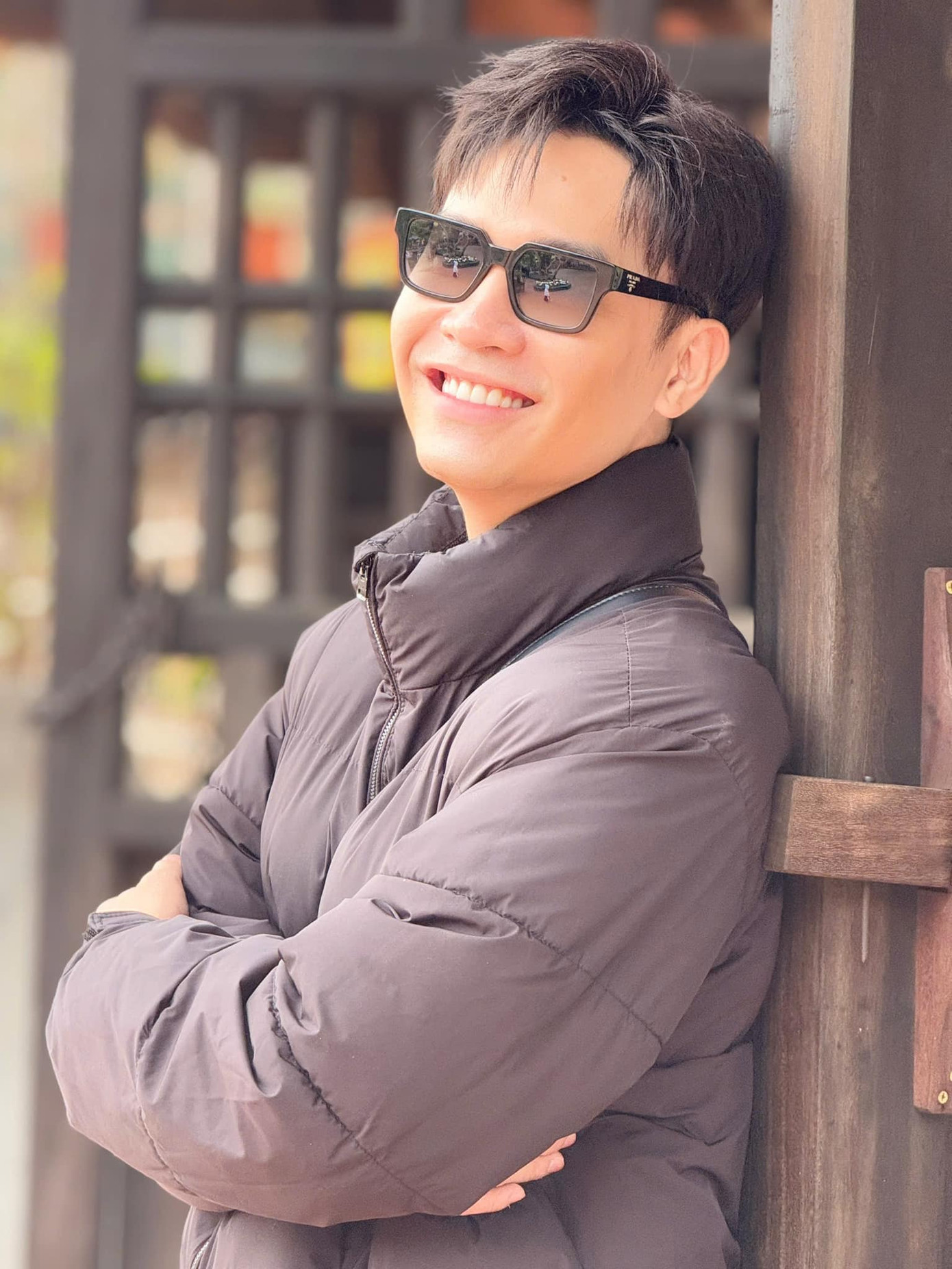 "Anh trai" Phạm Anh Duy đi chùa vào ngày đầu năm. "Anh trai" Phạm Anh Duy đi chùa vào ngày đầu năm.