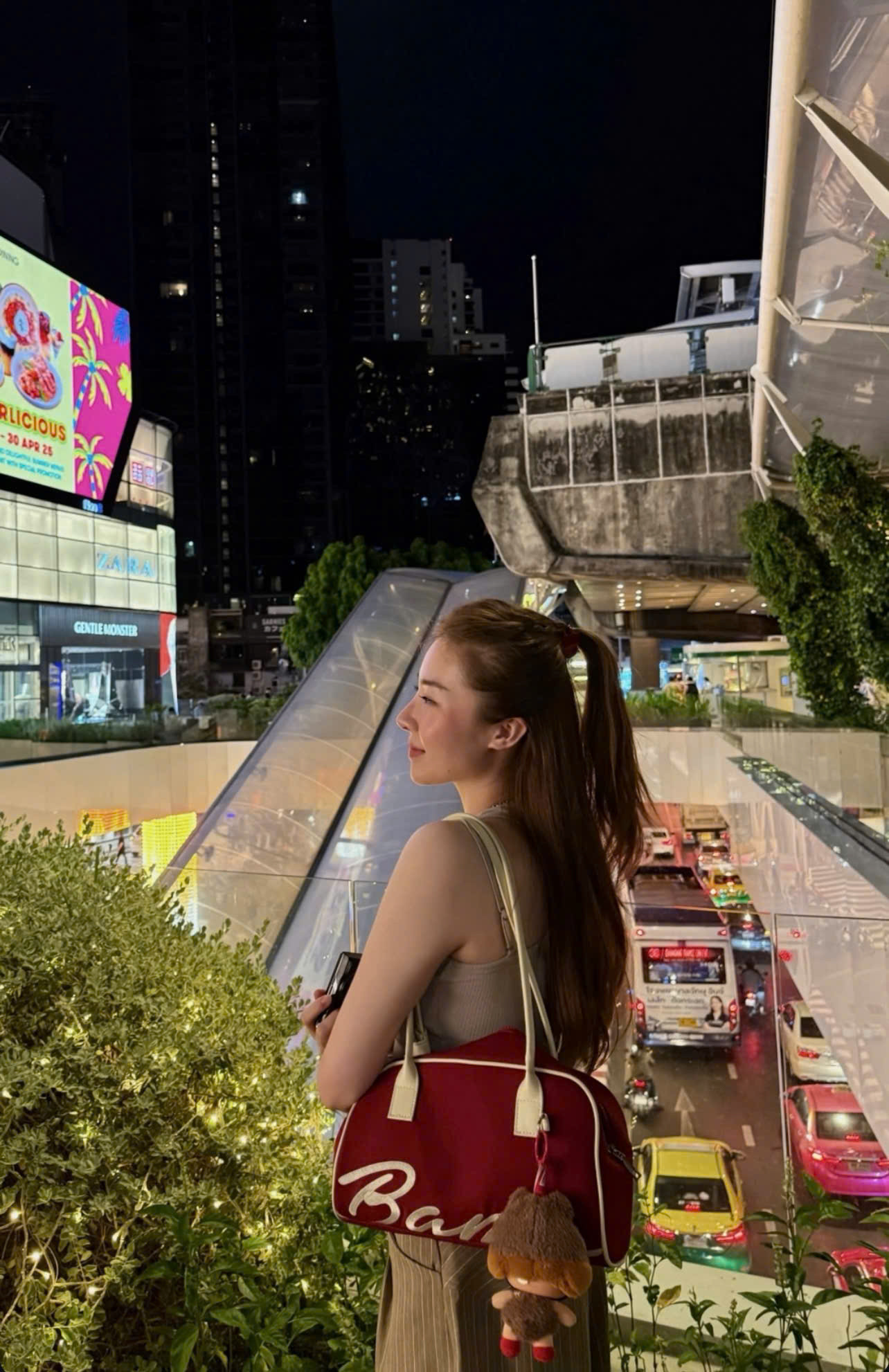 Cả hai cùng check-in tại một địa điểm. Cả hai cùng check-in tại một địa điểm.