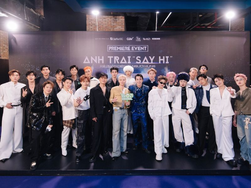 Buổi công chiếu với sự tham gia của đông đảo nghệ sĩ.