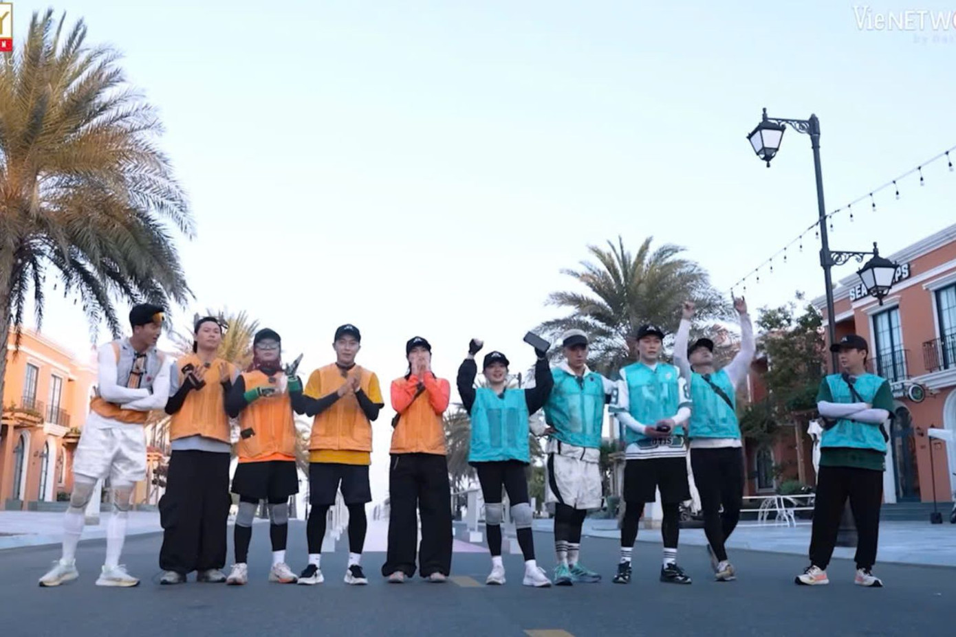 Đội hình 10 người chơi được bảo toàn.