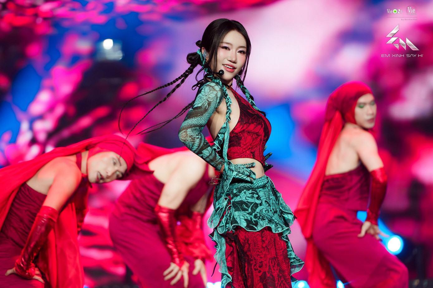 Đến với Em Xinh, Orange là một trong những ứng cử viên sáng giá cho đêm Chung kết. Đến với Em Xinh, Orange là một trong những ứng cử viên sáng giá cho đêm Chung kết.