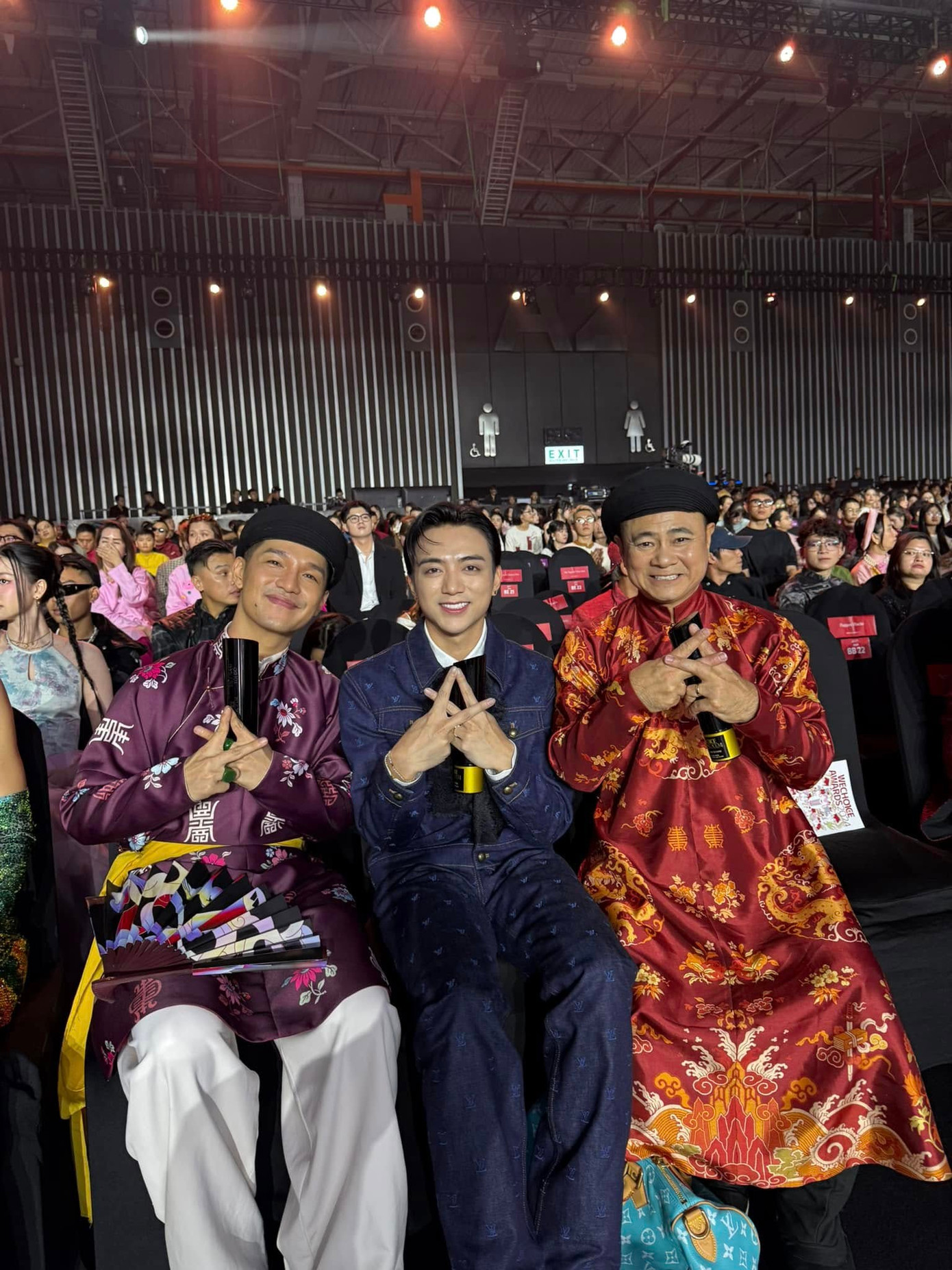 Nhà Sao Sáng của Tự Long, SOOBIN, Cường Seven giành chiến thắng ở hạng mục Màn trình diễn bùng nổ của năm với ca khúc Trống Cơm.