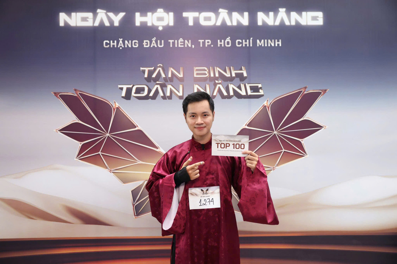 Netizen "giả bộ bất ngờ" khi thấy tên Cao Bá Hưng trong Top 100. Netizen "giả bộ bất ngờ" khi thấy tên Cao Bá Hưng trong Top 100.