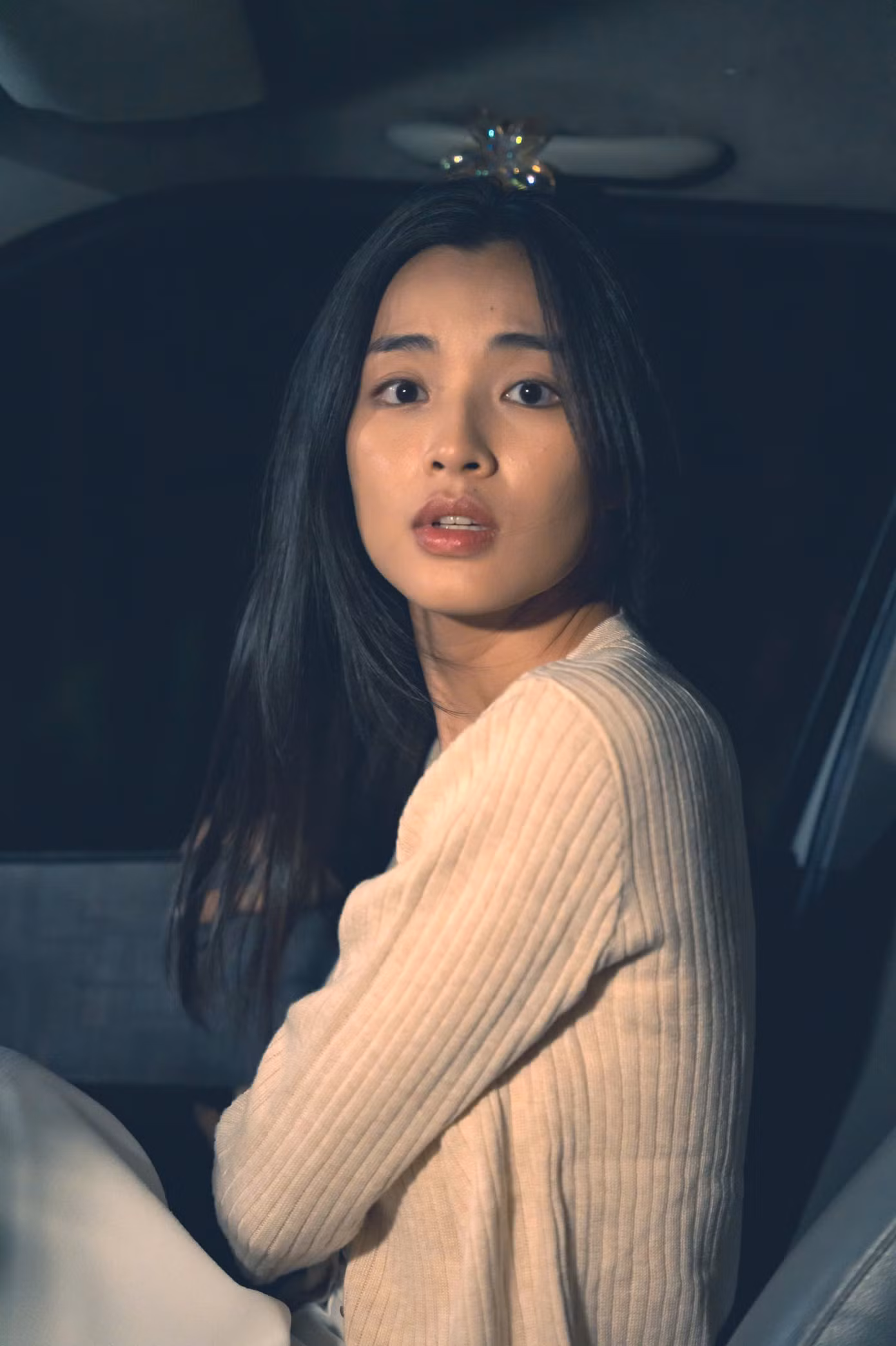 Nàng thơ Lan Thy vào vai một nữ sinh trẻ trung, xinh đẹp và đầy bí ẩn.