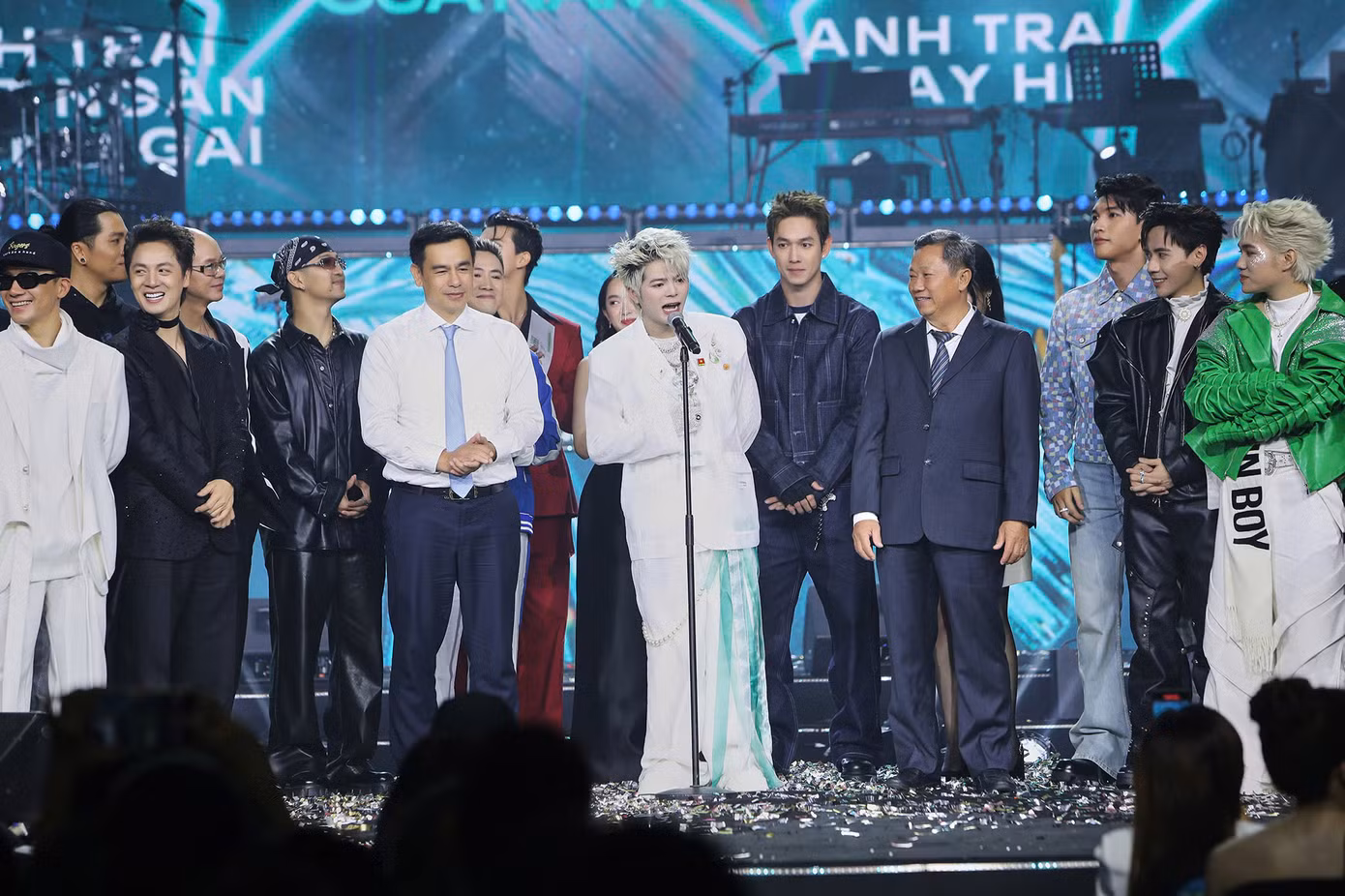 Dàn Anh trai - Anh tài đồng nhận giải Chương trình của năm. Dàn Anh trai - Anh tài đồng nhận giải Chương trình của năm.