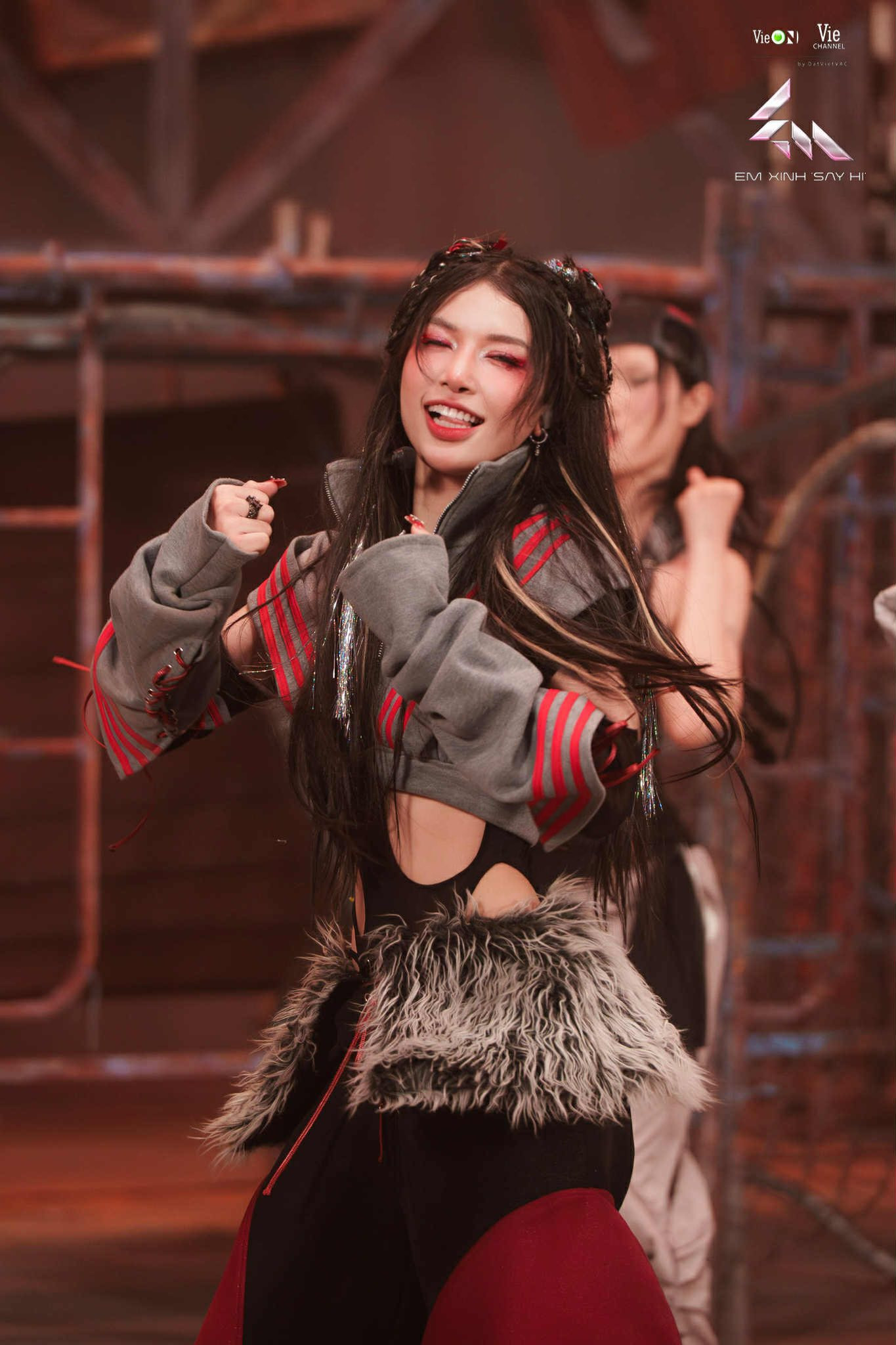 Phần thể hiện trong RUN cùng đồng đội tiếp tục giúp Lyhan ghi điểm.