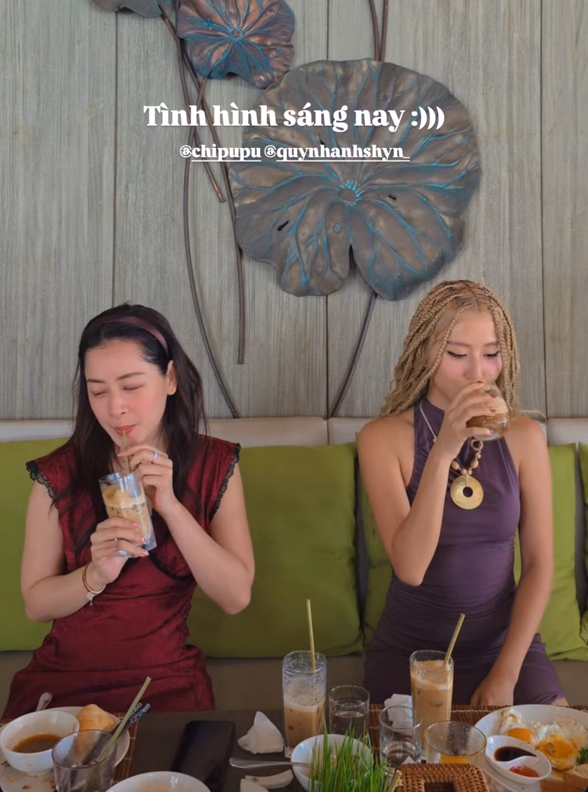 Những động thái làm lành của hai người đẹp Hà thành được dân tình dõi theo.