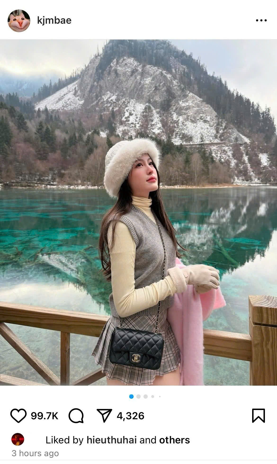 Cú "thả tim" được xem như cách HIEUTHUHAI bảo vệ bạn gái, cho thấy anh vẫn âm thầm đồng hành bên Tăng Mỹ Hàn. Cú "thả tim" được xem như cách HIEUTHUHAI bảo vệ bạn gái, cho thấy anh vẫn âm thầm đồng hành bên Tăng Mỹ Hàn.