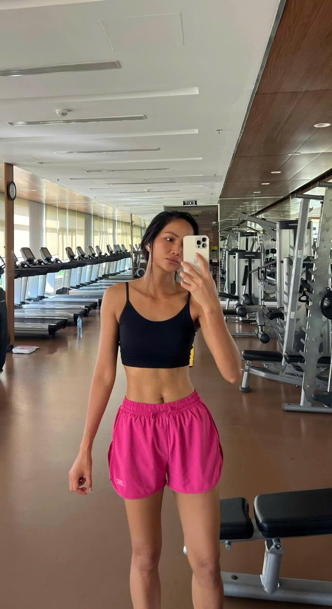 Nàng hậu là người kỷ luật trong chế độ ăn uống, tập luyện để duy trì vóc dáng. Ảnh: FBNV.