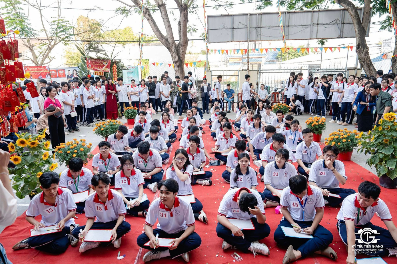 Ảnh: Đoàn Thanh niên trường THPT Tư Thục Ấp Bắc - thành phố Mỹ Tho Ảnh: Đoàn Thanh niên trường THPT Tư Thục Ấp Bắc - thành phố Mỹ Tho