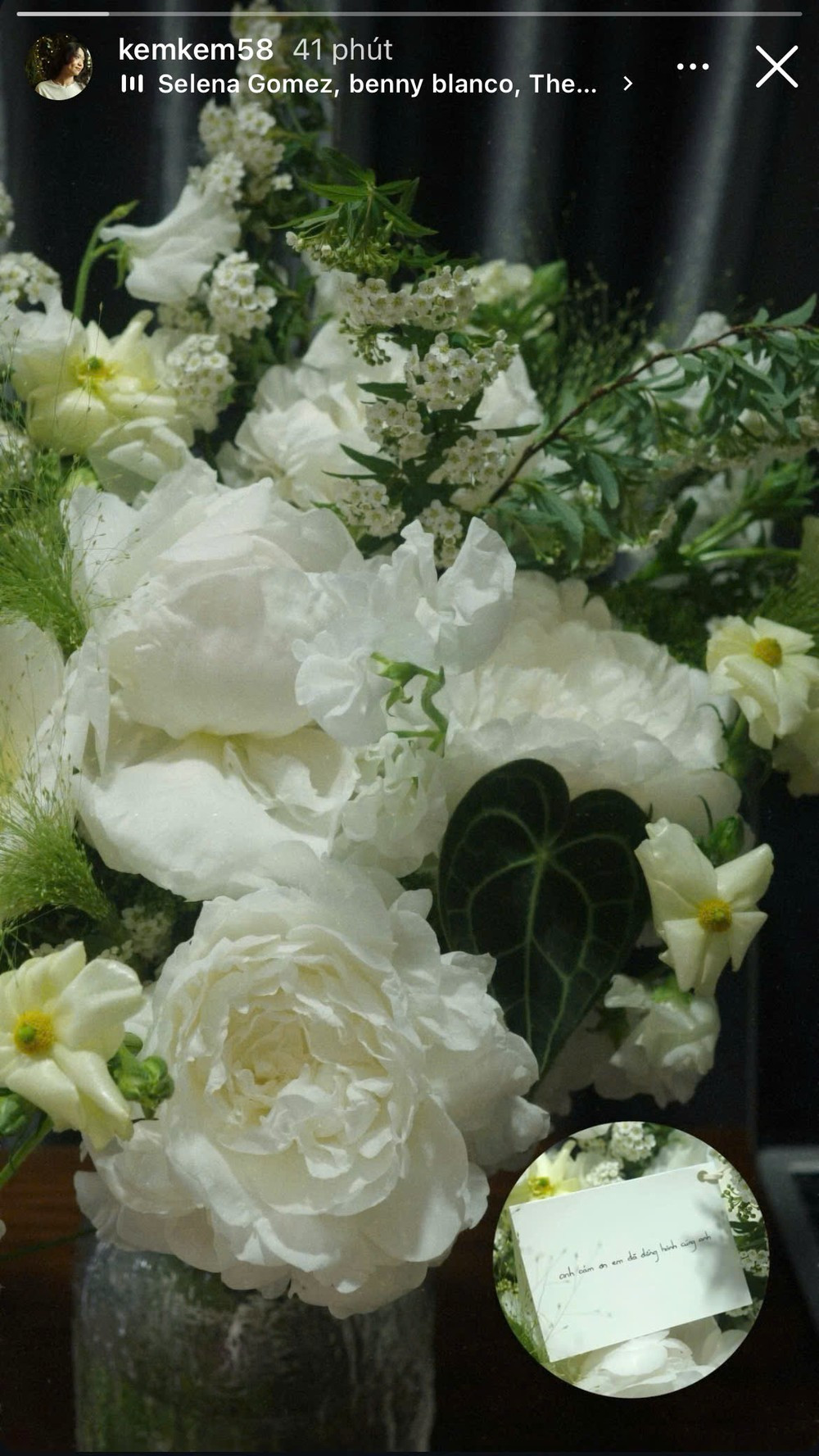 Dù gần đây, cặp đôi đối mặt với nhiều tin đồn rạn nứt, nhưng sự tinh tế, tin tưởng và cách thể hiện tình cảm nhẹ nhàng của cả hai đã xua tan mọi hoài nghi.