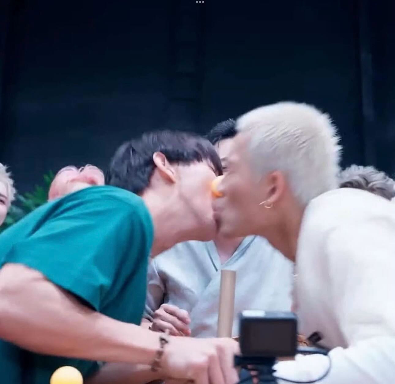 nhưng netizen không thể ngừng nhắc đến nỗi “ám ảnh” của WEAN mang tên “cụ Sinh”.