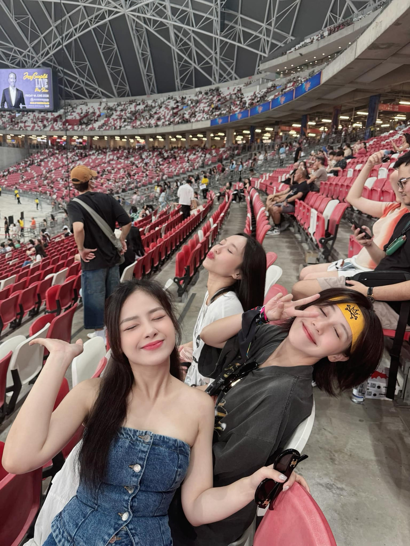 Khi 3 Chị Đẹp có chung thần tượng: Cùng rủ nhau sang Singapore xem concert. Ảnh: Dương Hoàng Yến.