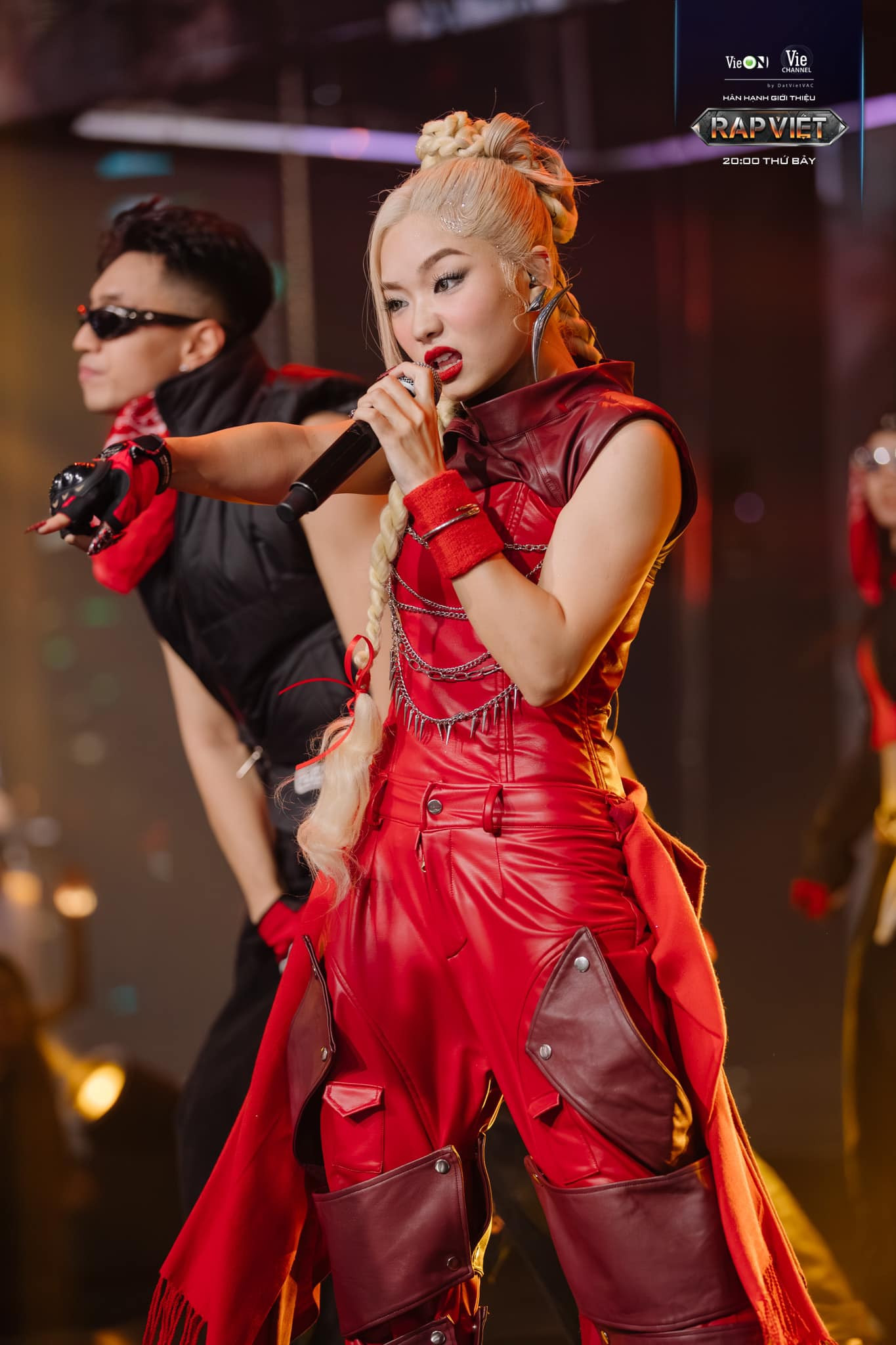 Đây chính là điểm cộng lớn, hứa hẹn sẽ giúp cô tạo nên những phần trình diễn mang đậm ngôn ngữ hình thể. Đây chính là điểm cộng lớn, hứa hẹn sẽ giúp cô tạo nên những phần trình diễn mang đậm ngôn ngữ hình thể.