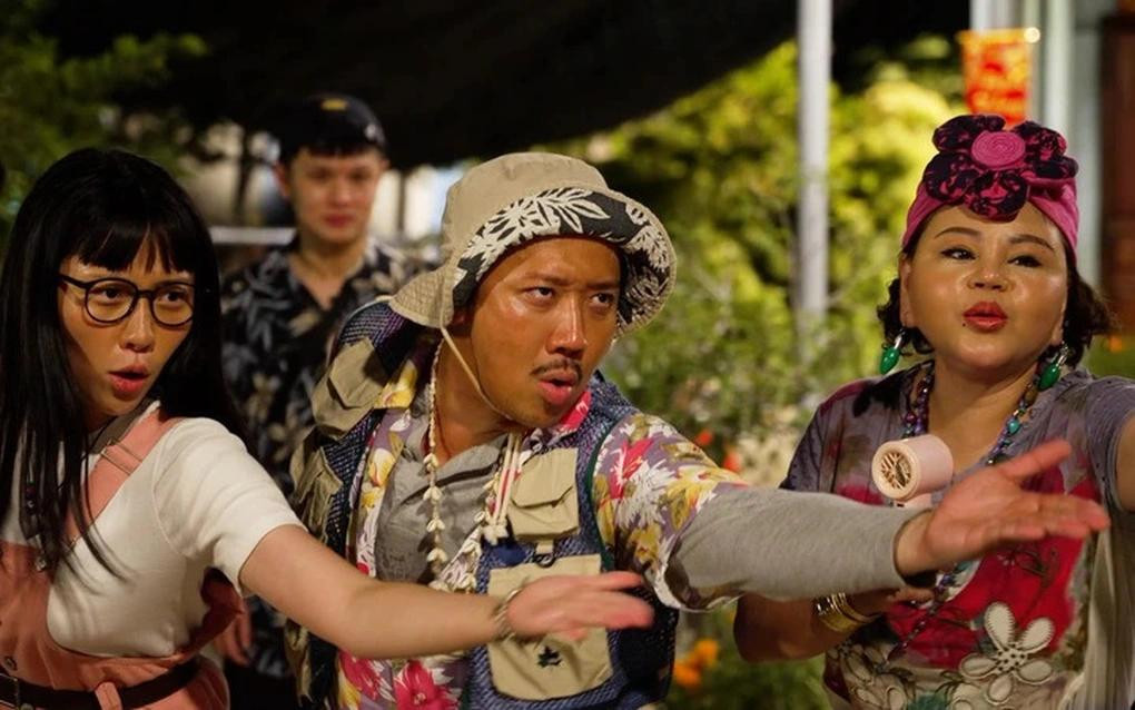 Số 4 được fan cho rằng chỉ "Bộ Tứ Báo Thủ", phim điện ảnh mới nhất của nam đạo diễn. Số 4 được fan cho rằng chỉ "Bộ Tứ Báo Thủ", phim điện ảnh mới nhất của nam đạo diễn.